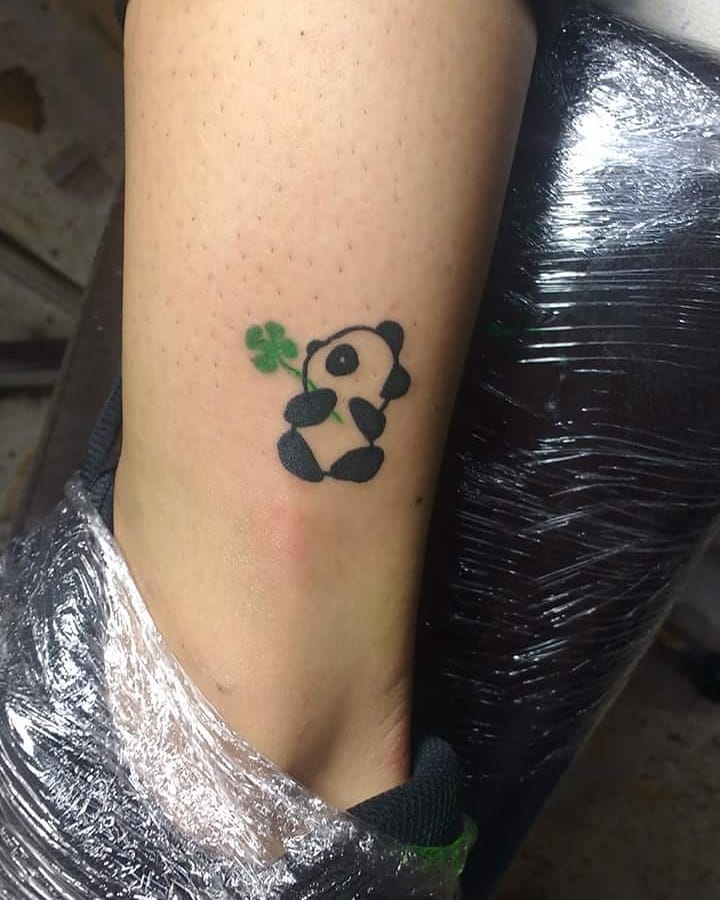 安小姐小腿熊猫小清新纹身图案